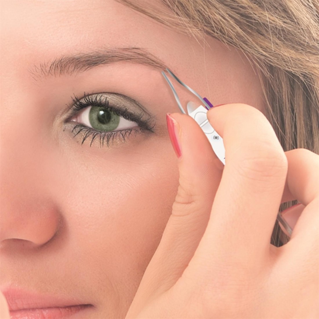 PINCE A EPILER A LED + LOUPE PIVOTANTE